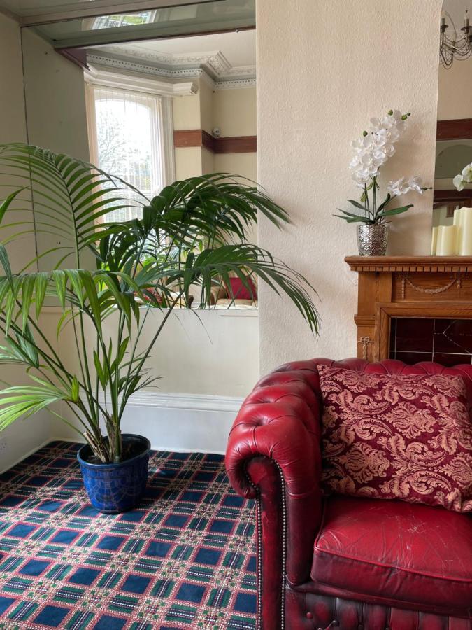 ホテル Carlton House スカーバラ エクステリア 写真